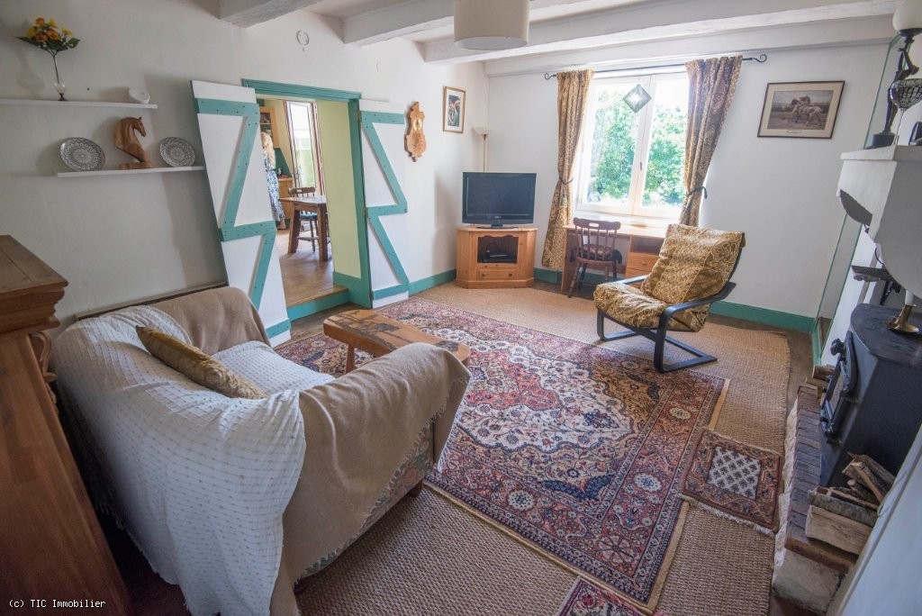 2 bedroom House in Civray, France – r7424