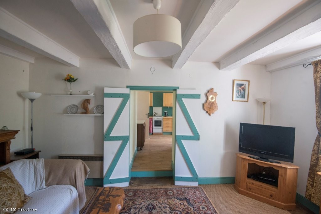 2 bedroom House in Civray, France – r7424