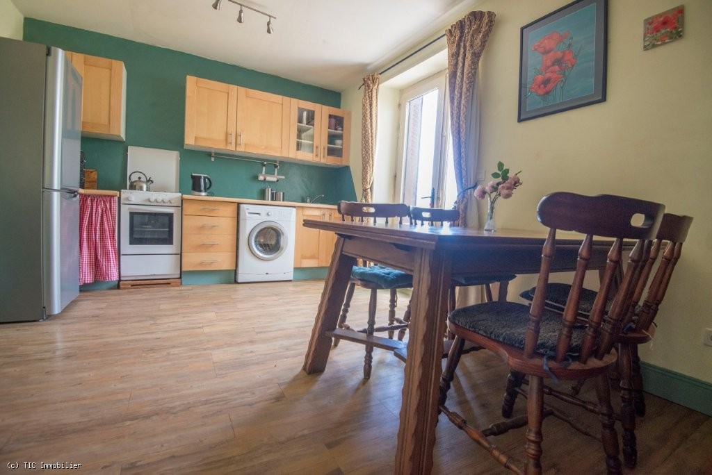 2 bedroom House in Civray, France – r7424