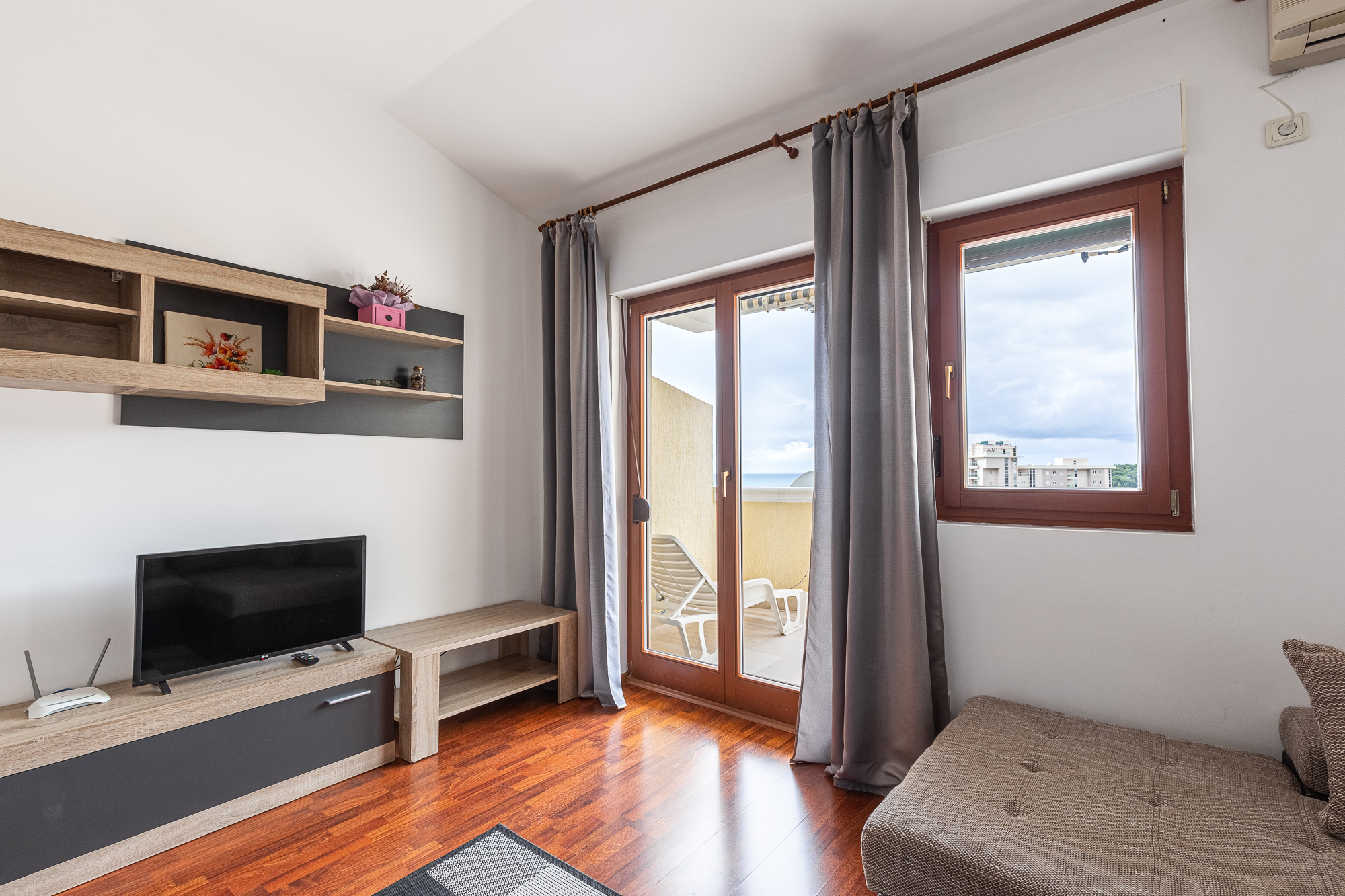 34 m² Studio Apartment with Sea View and Terrace — Petrovac