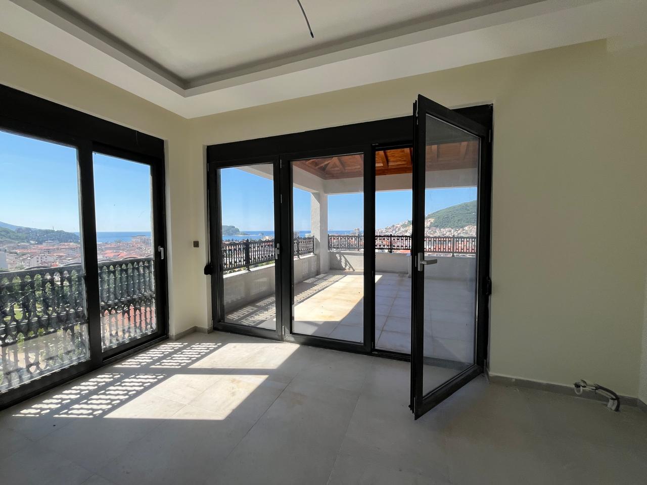 # 6566 apartments in a newly built building in the center of Budva