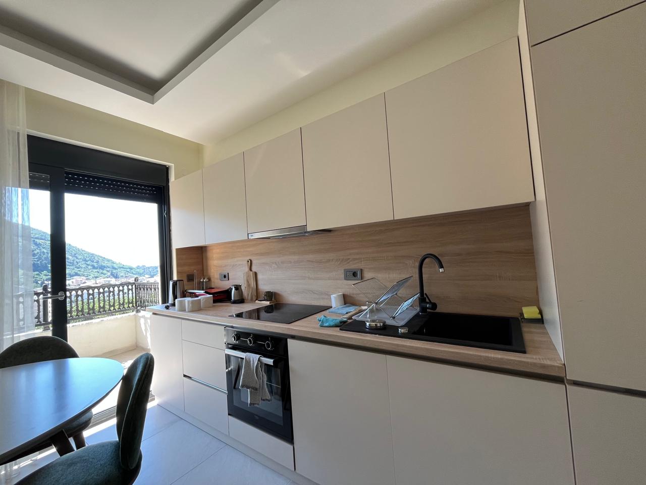 # 6566 apartments in a newly built building in the center of Budva