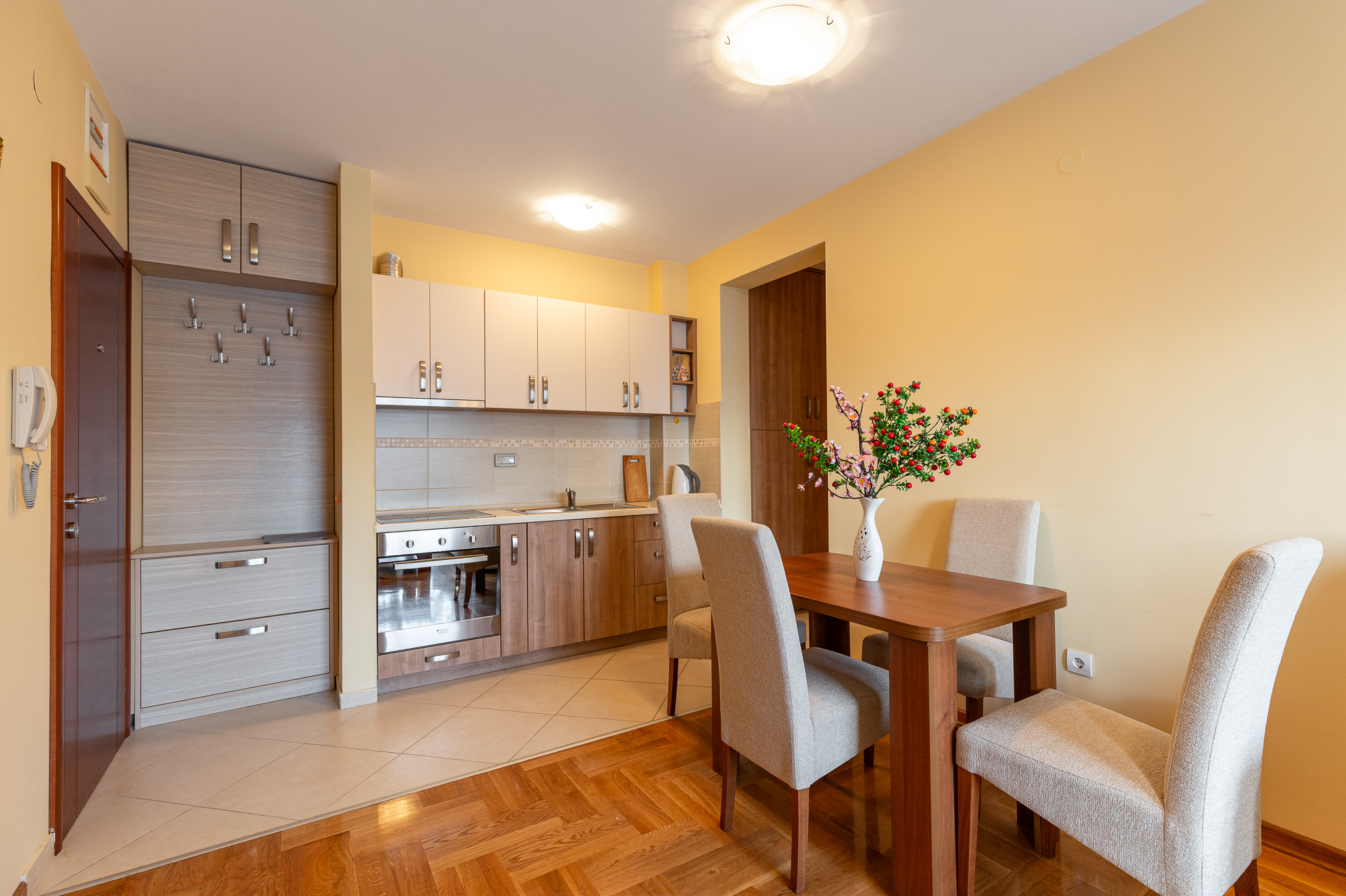 One-bedroom apartment in Becici