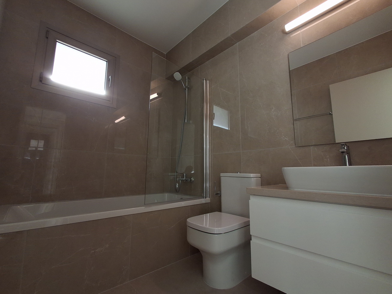 2 bedroom Apartments in Paphos, Cyprus – 18587-ARD00000463