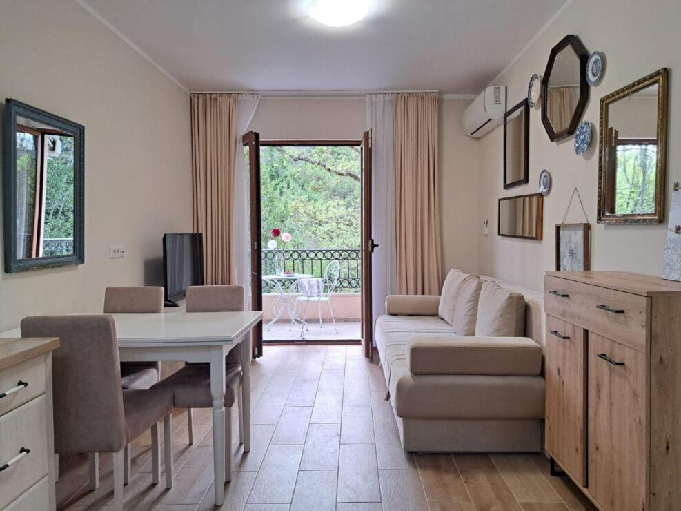 Cozy 39 m² Apartment for Sale in Residential Complex, Herceg Novi (Gornja Topla)