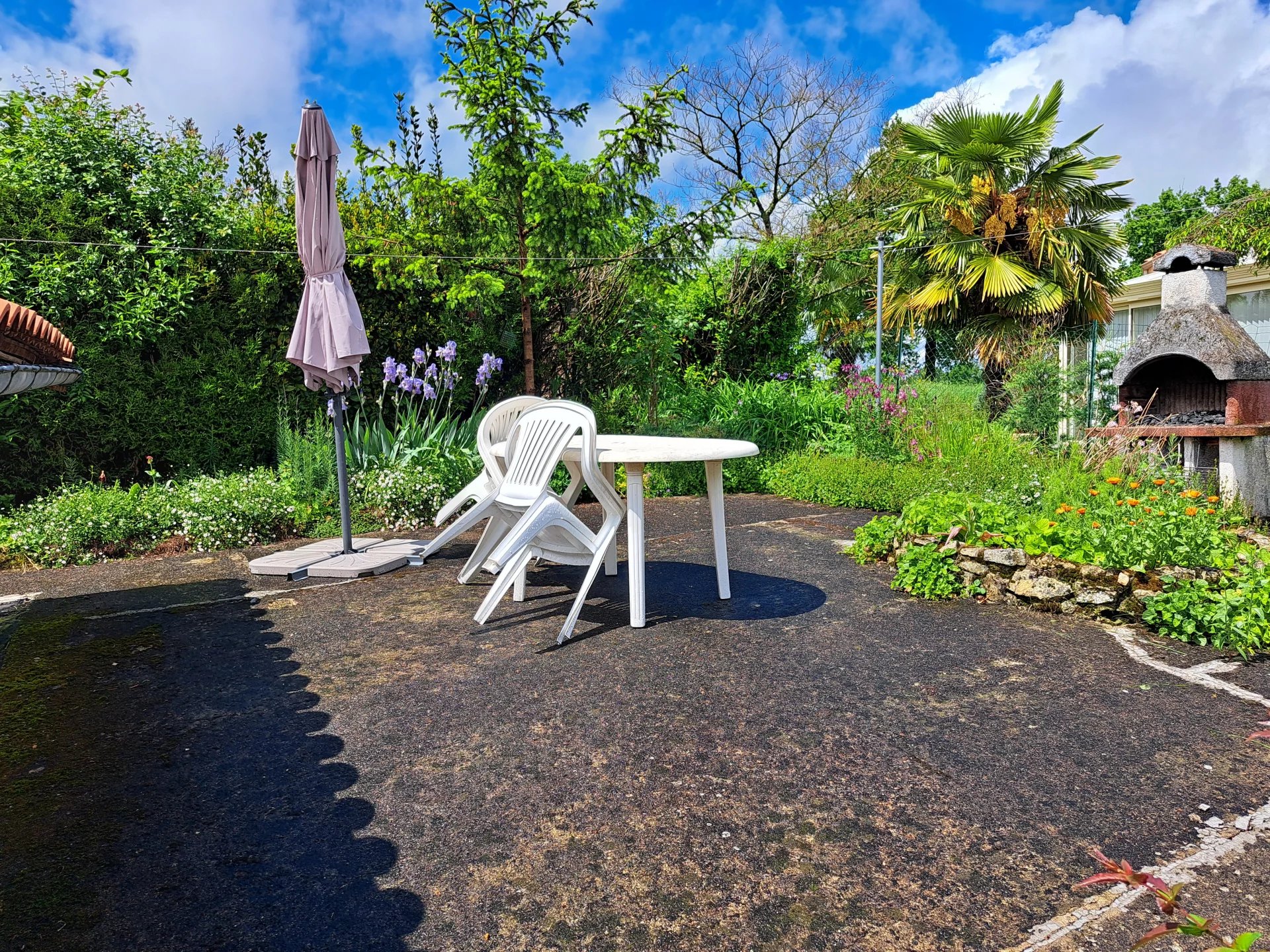 Cosy Village home with charm and character, Poitou-Charentes – France – BVI70587