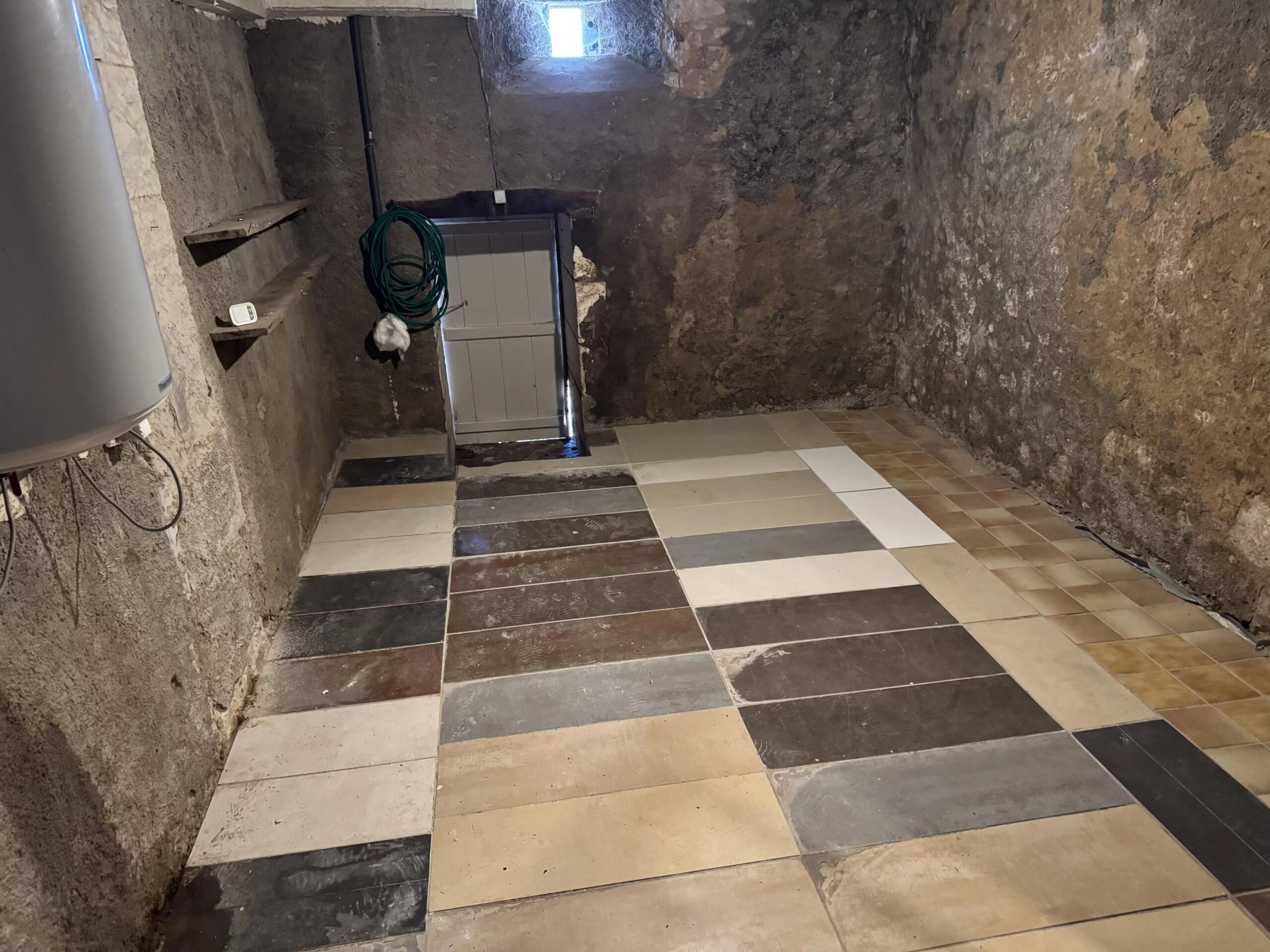 2 Bedroom Town House, Aquitaine – France – BVI84003