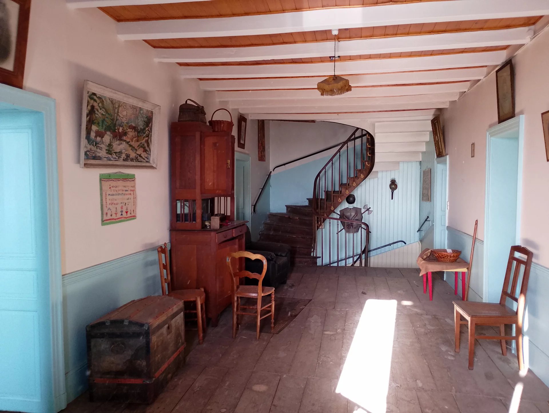 Between Bordeaux and Cognac-Angouleme, Poitou-Charentes – France – BVI82076