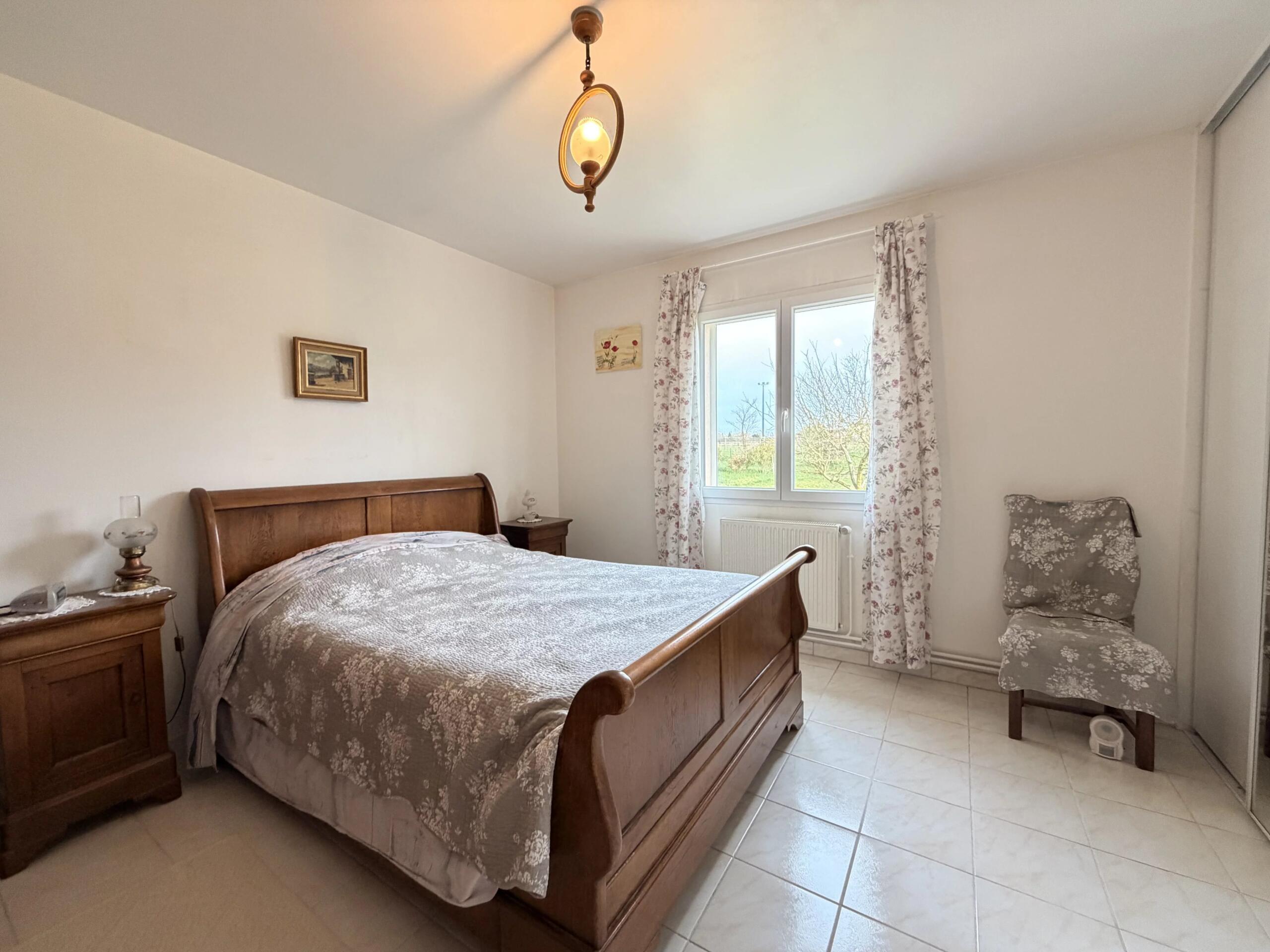 3-bedroom bungalow just steps from amenities, Poitou-Charentes – France – BVI84436