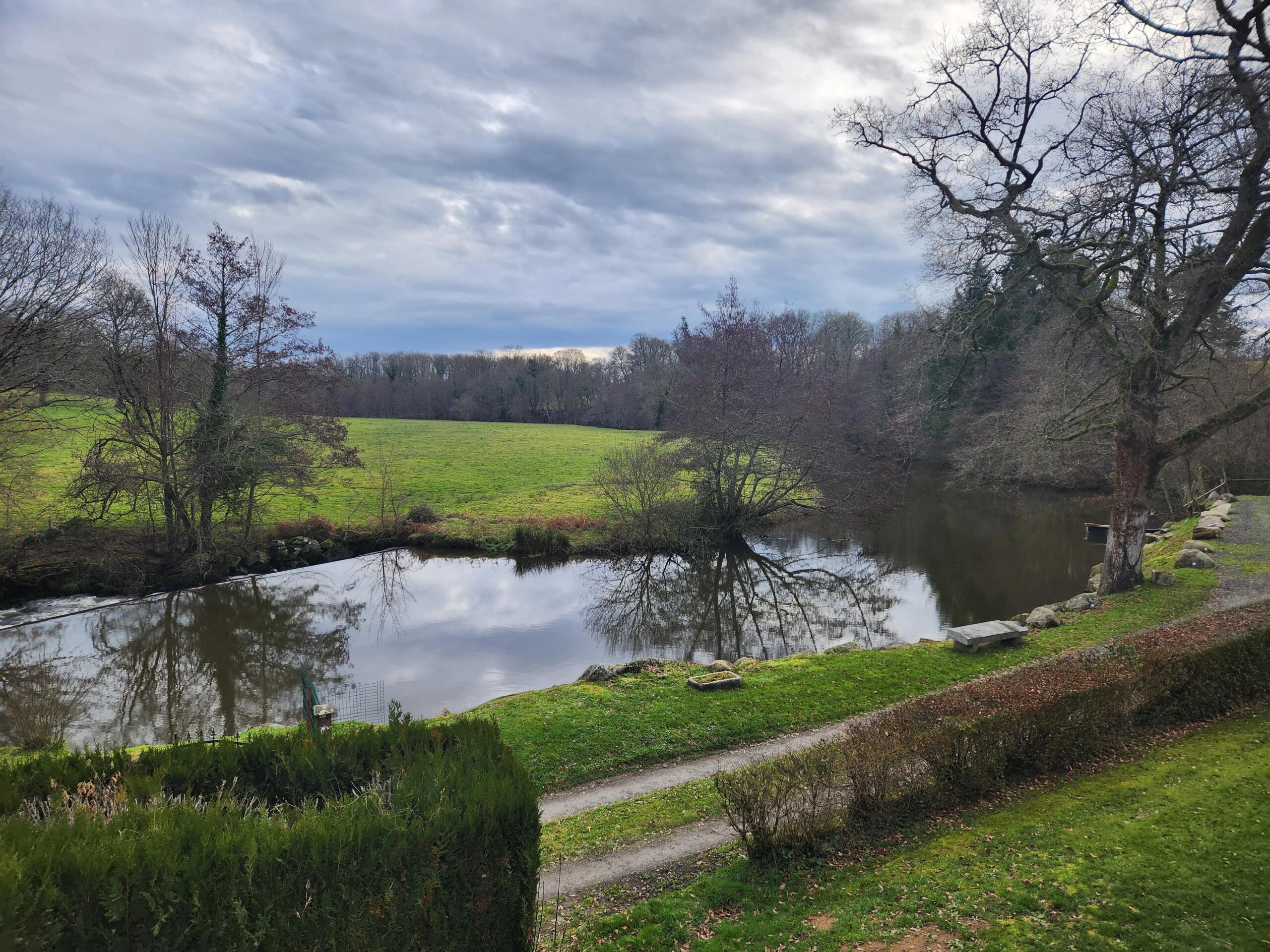 Charming house next to a river, Limousin – France – BVI83840