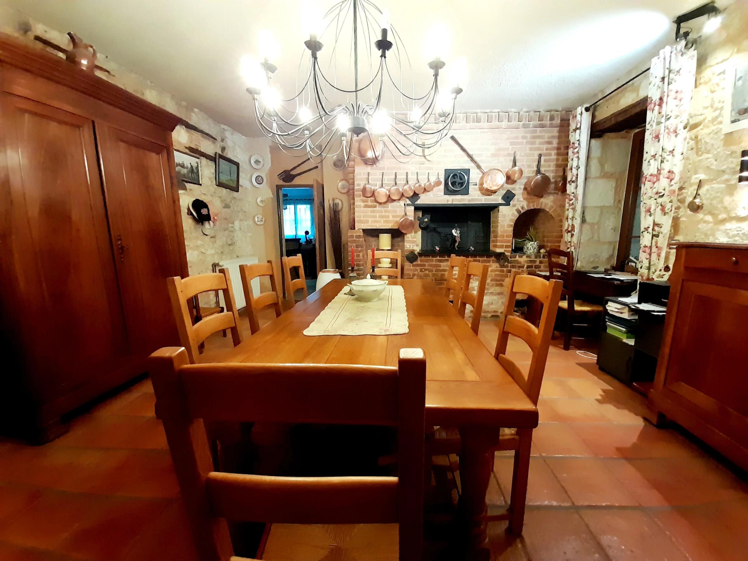 Spacious Stone  Authentic Home in lovely village, Aquitaine – France – BVI80565