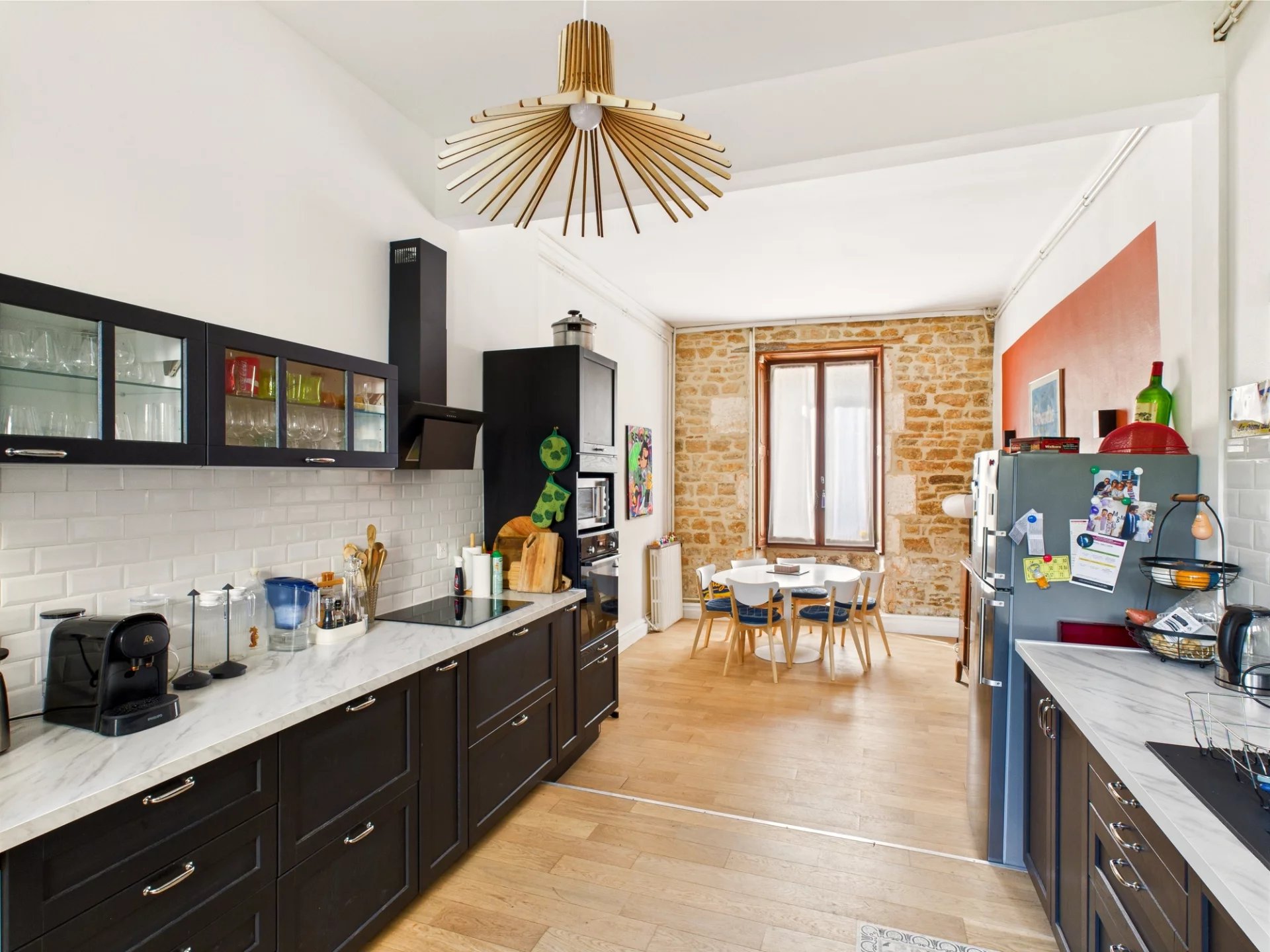 9 Bedroom detached townhouse with swimming pool, Poitou-Charentes – France – BVI80697