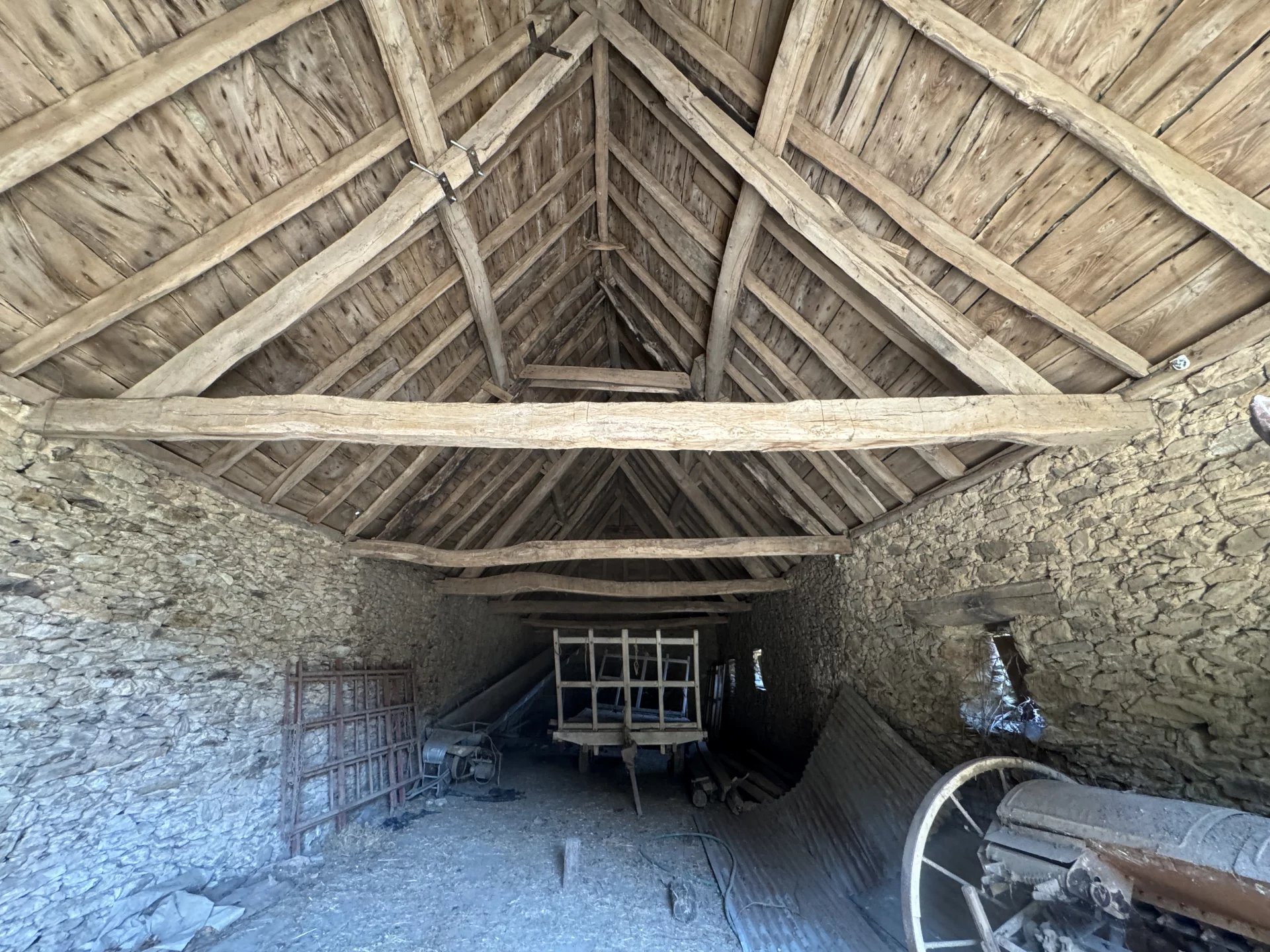 Rieupeyroux – Stone Barn for Renovation with Land in a Peaceful Hamlet, Midi-Pyrénées – France – BVI78704