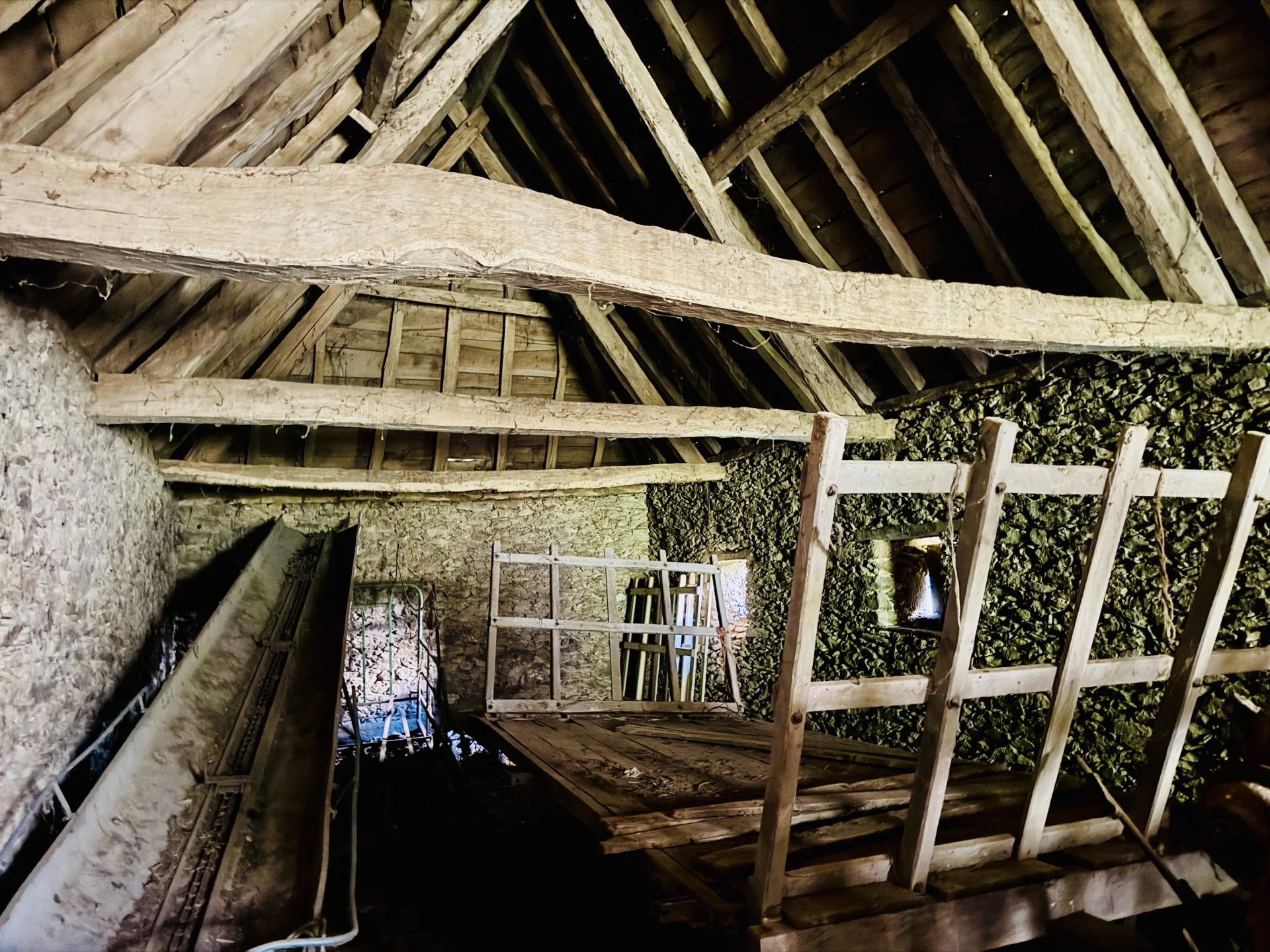 Rieupeyroux – Stone Barn for Renovation with Land in a Peaceful Hamlet, Midi-Pyrénées – France – BVI78704