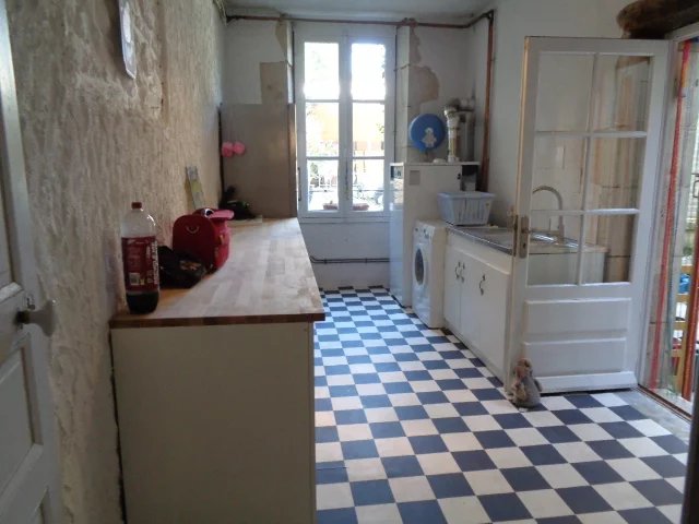 Charming 5-Bedroom Townhouse with Private Garden, just Minutes from the Town Centre, Poitou-Charentes – France – BVI72250