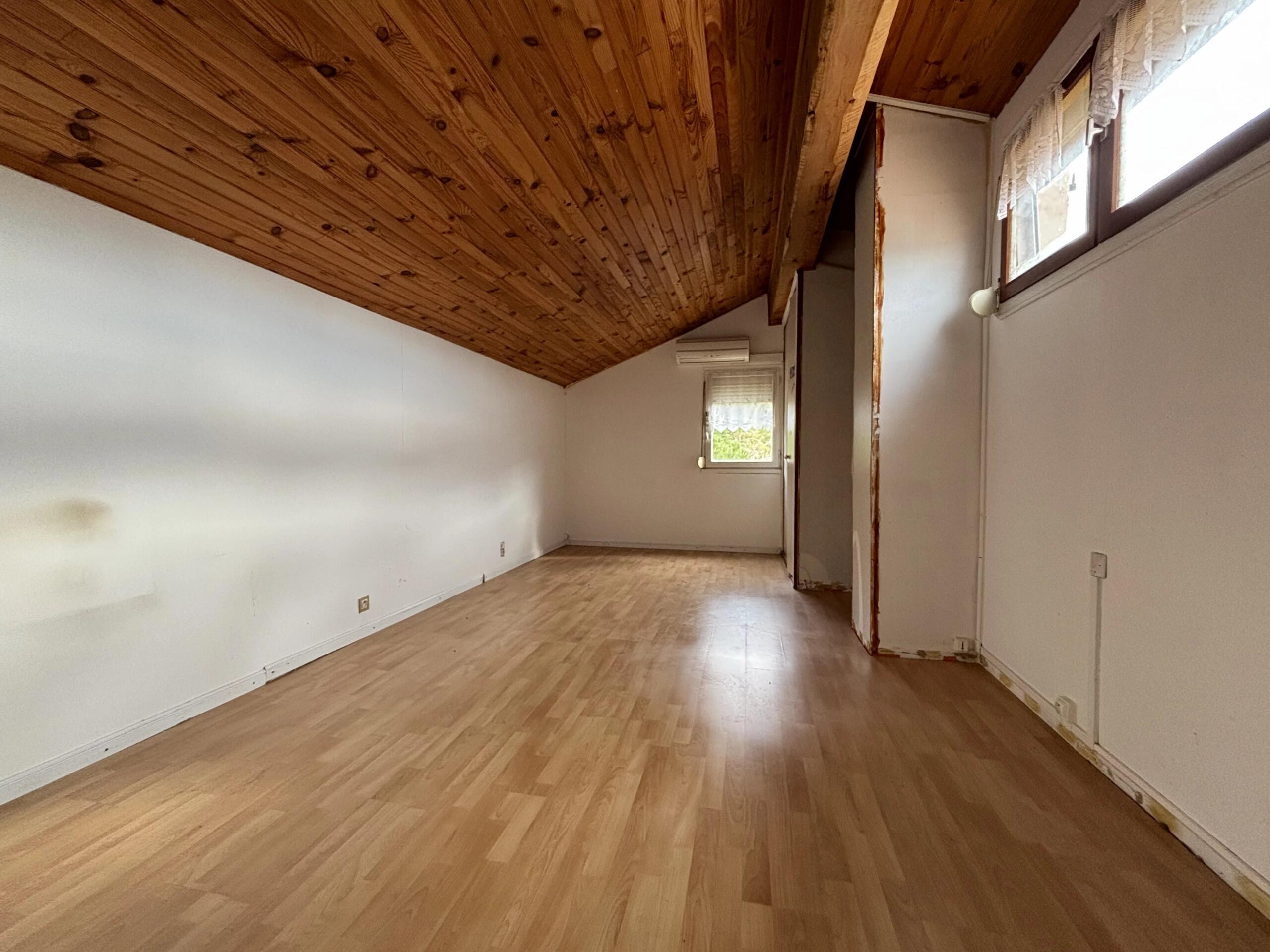 Charming village house on 5000 m2 in quiet setting, Languedoc-Roussillon – France – BVI84400