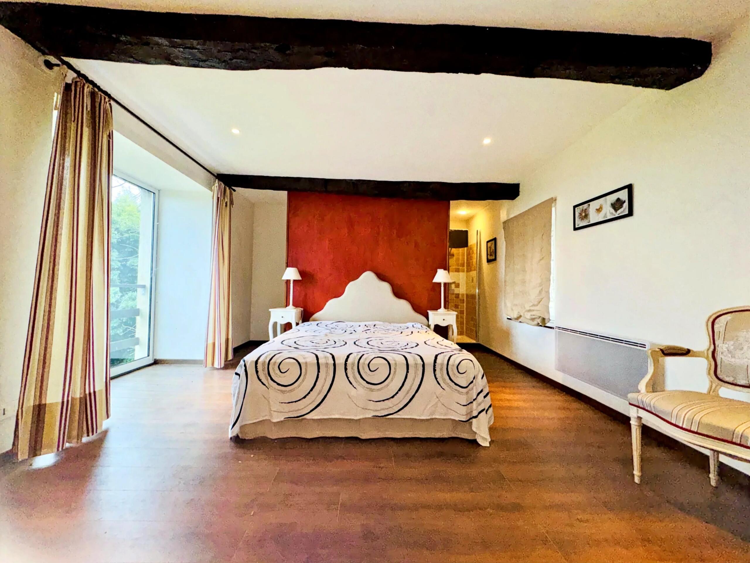 La Salvetat-Peyralès – Stone House with Barns on 6.16 ha, Midi-Pyrénées – France – BVI84056