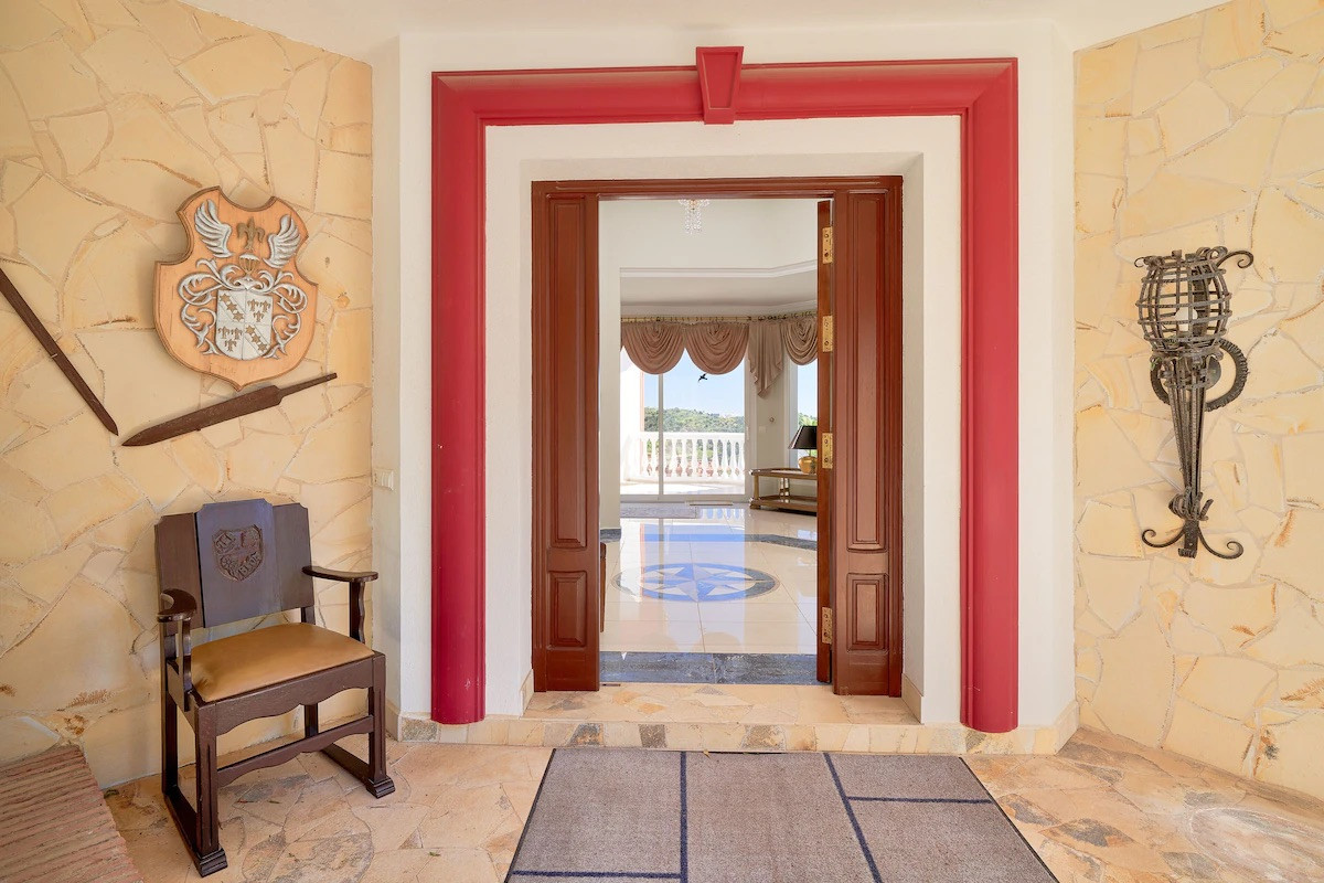 6 bedroom House in Marbella, Malaga, Spain – 428-05245P