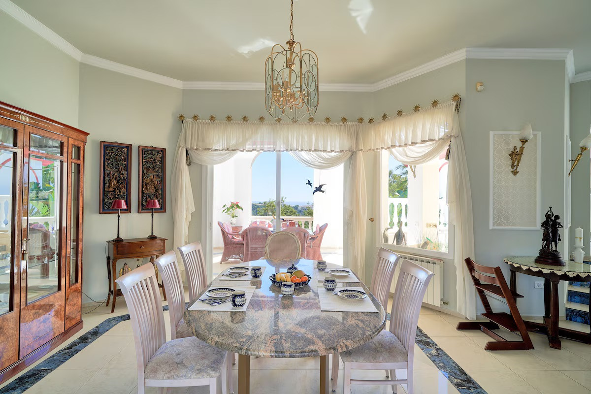 6 bedroom House in Marbella, Malaga, Spain – 428-05245P