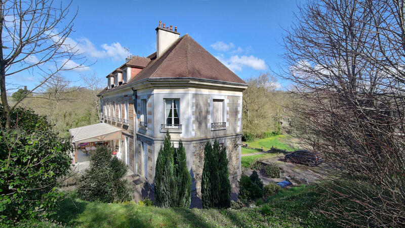 This distinguished 19th-century château, presently operated as a family residence, offers exceptional scope for developing a prestigious events venue (weddings, receptions, corporate seminars) alongside refined hospitality or tourism activities