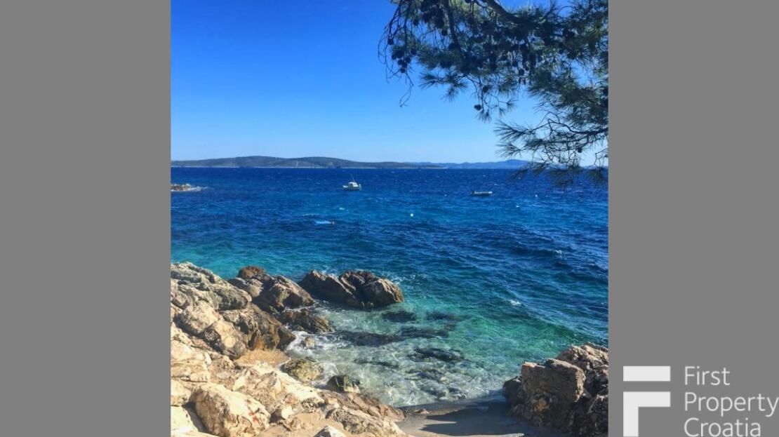 Apartments on Hvar Island, Croatia – HV1756