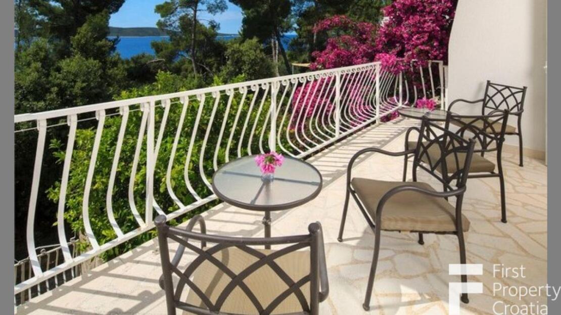 Apartments on Hvar Island, Croatia – HV1756
