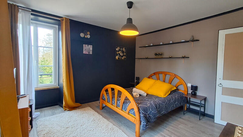 A characterful 19th-century property, both elegant and welcoming, perfect for a fulfilling family life, shared moments, and equestrian projects.