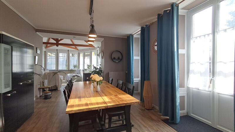 A characterful 19th-century property, both elegant and welcoming, perfect for a fulfilling family life, shared moments, and equestrian projects.