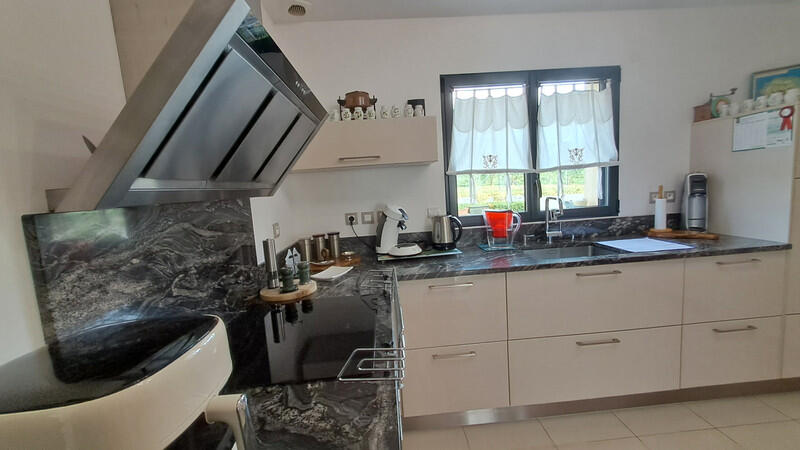 An exceptional property boasting remarkable energy performance (AA), offering spectacular views and located just 45 km from the beaches of Granville