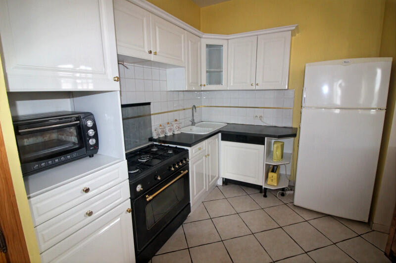 Ideal for investors ! Investment opportunity allowing the creation of three rental properties in a dynamic and rapidly developing city