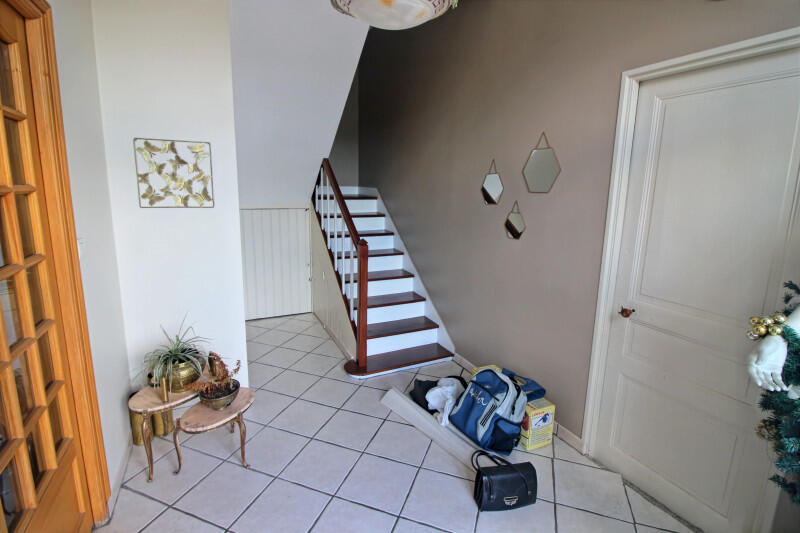 Ideal for investors ! Investment opportunity allowing the creation of three rental properties in a dynamic and rapidly developing city