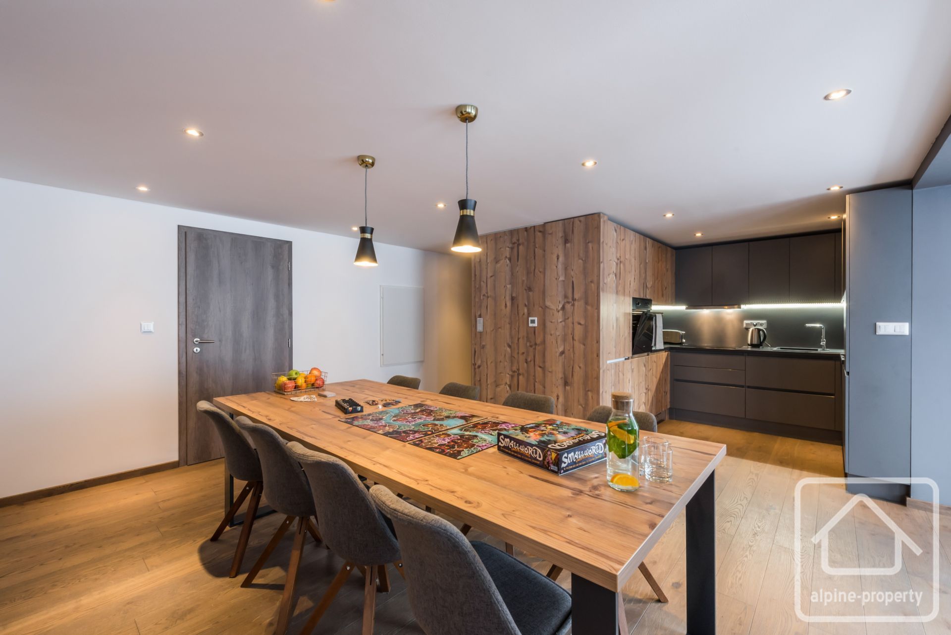 3 Bedroom Apartment With Terrace – APPTLERIDGEA2