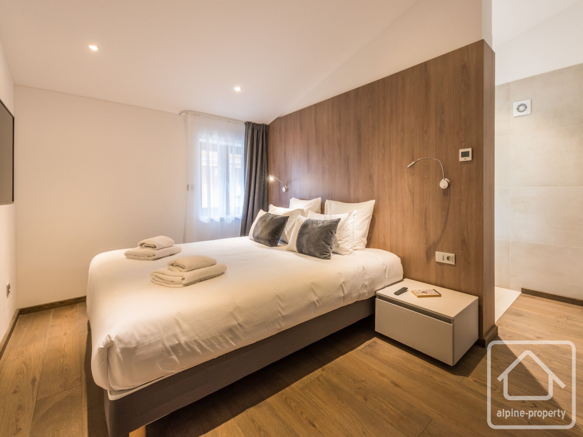 3 Bedroom Apartment With 3 Bathrooms And 2 Mezzanines – APPTLERIDGEA5