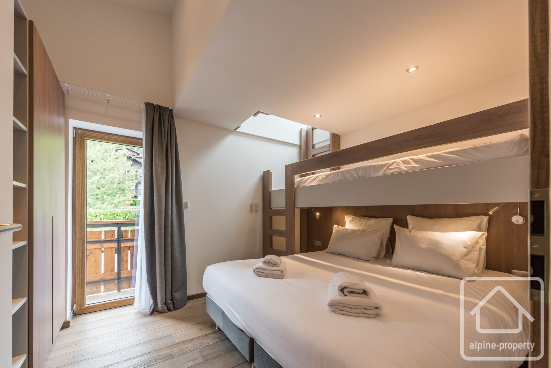 3 Bedroom Apartment With 3 Bathrooms And 2 Mezzanines – APPTLERIDGEA5