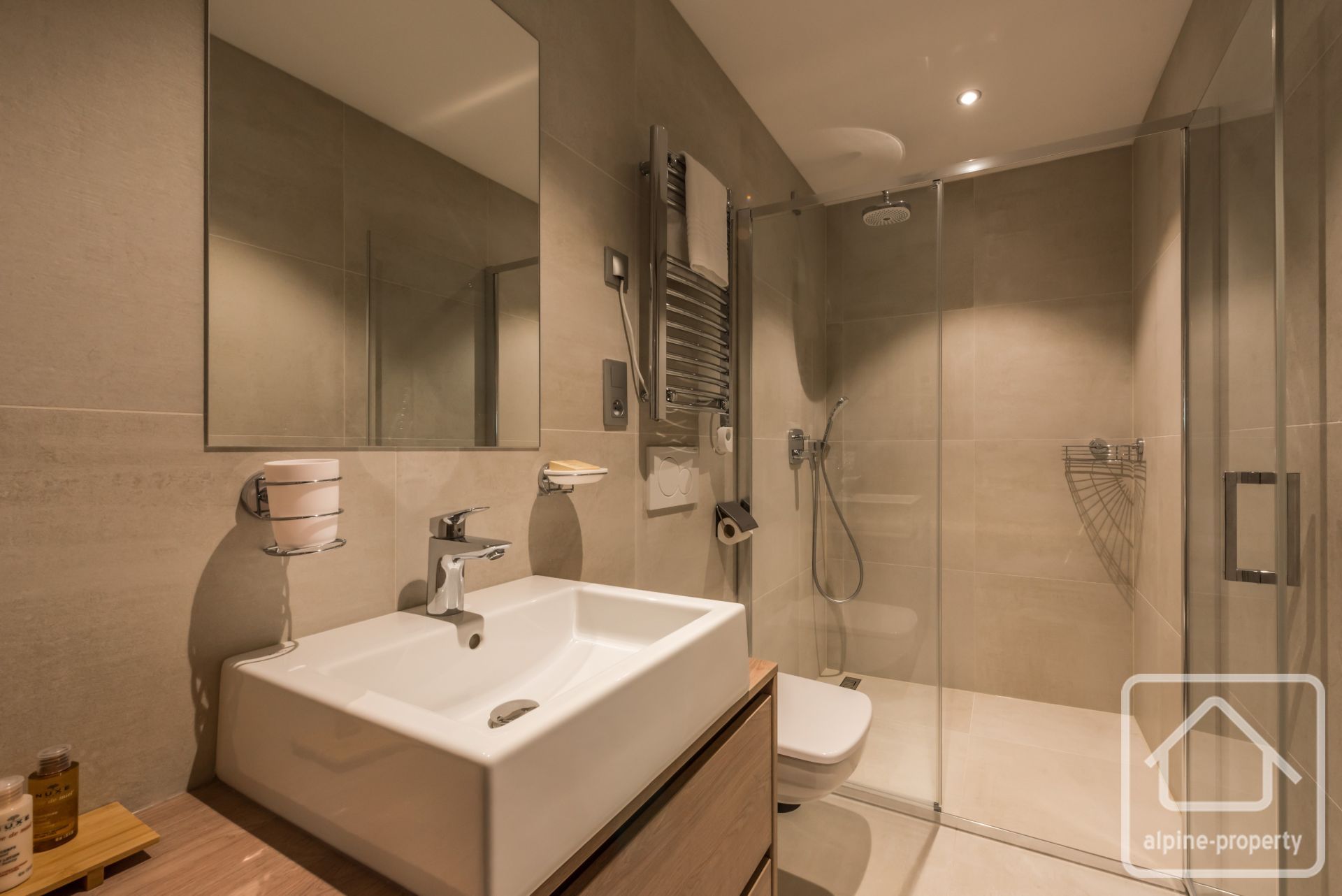 3 Bedroom Apartment With 3 Bathrooms And 2 Mezzanines – APPTLERIDGEA5