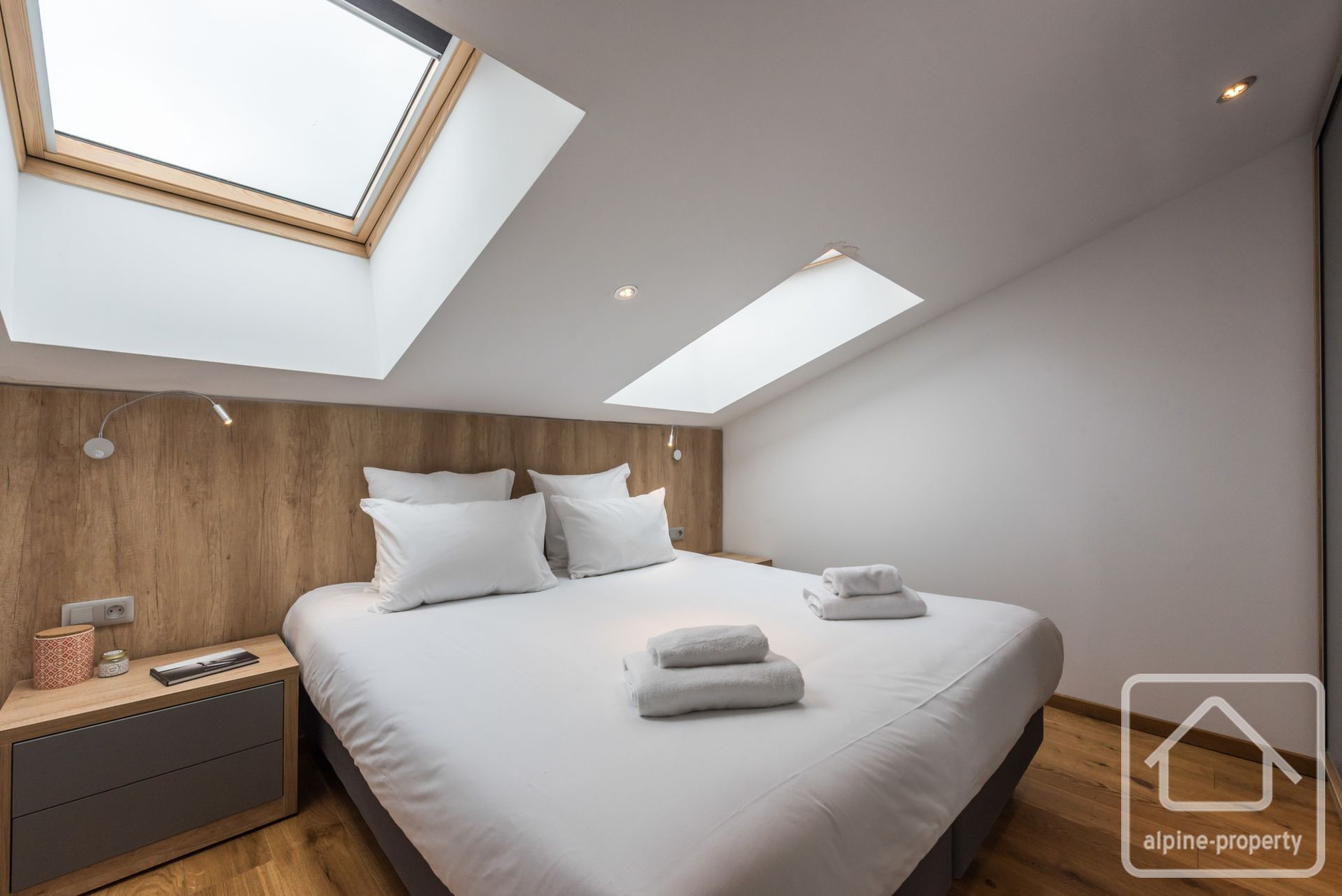 3 Bedroom Apartment With 2 Bathrooms And 2 Balconies – APPTLERIDGEB6