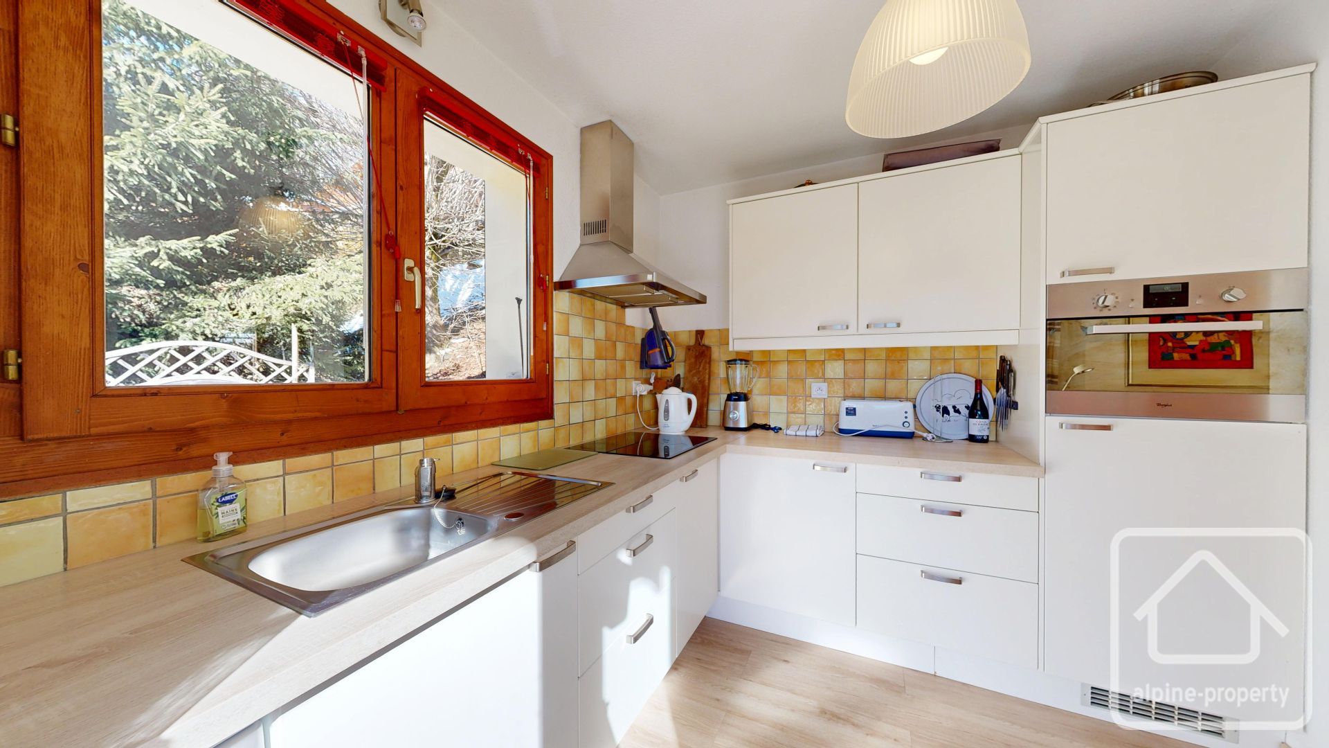 A Modern Three Bedroom Chalet With Fantastic Views! – LABERGERIE