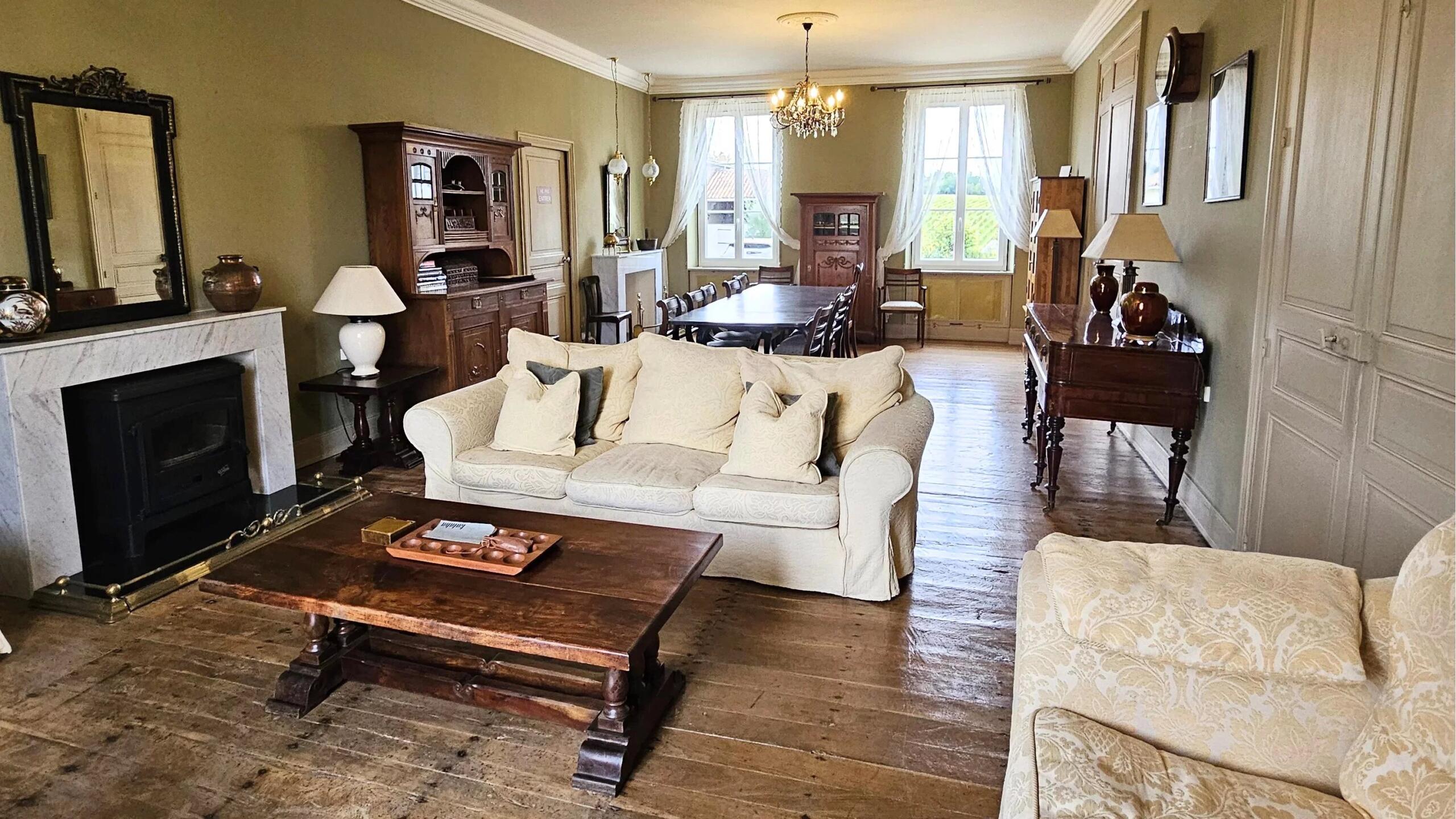 Exceptional Manoir and estate set in 7 acres, Poitou-Charentes – France – BVI84543