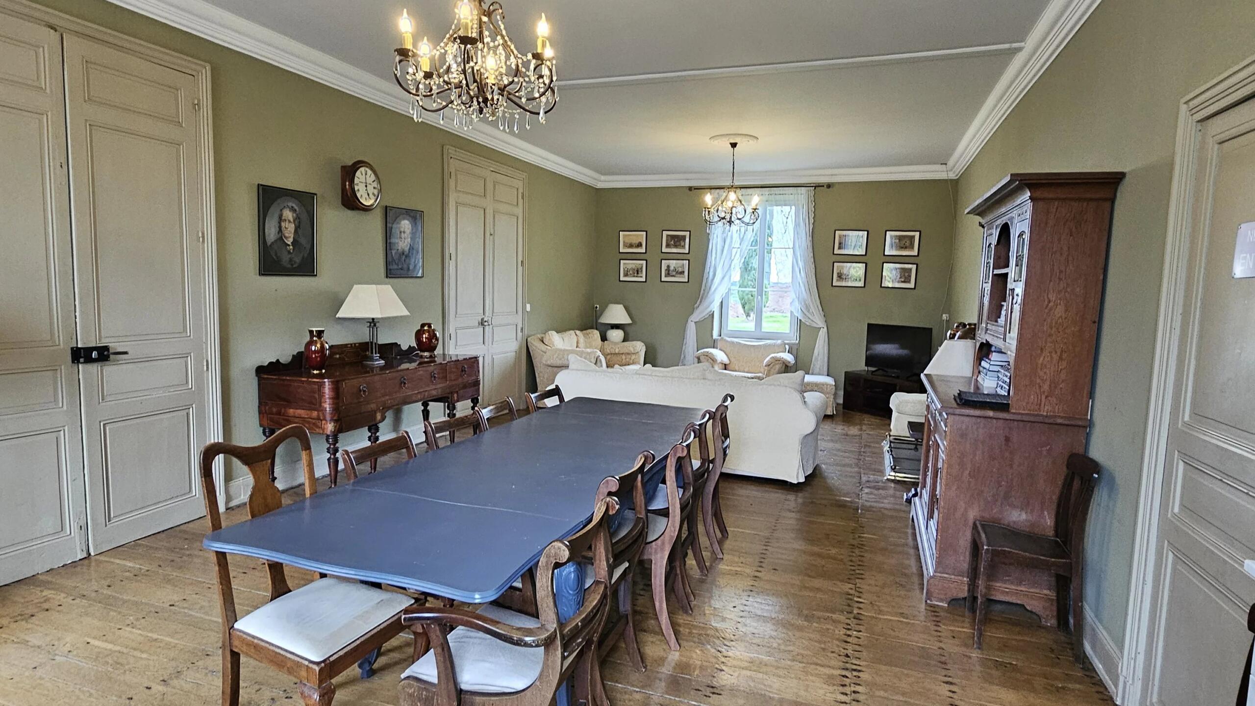 Exceptional Manoir and estate set in 7 acres, Poitou-Charentes – France – BVI84543