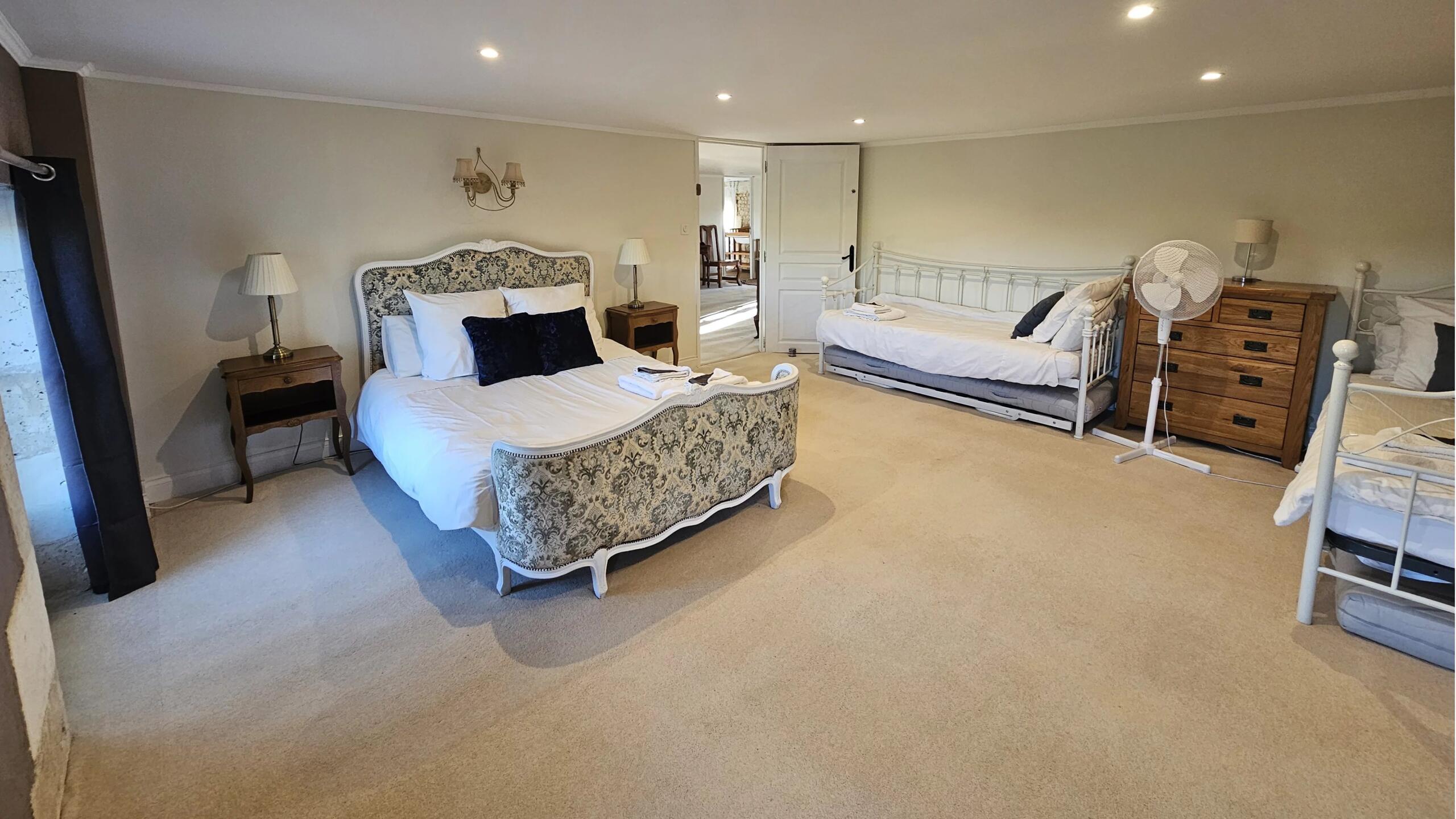 Exceptional Manoir and estate set in 7 acres, Poitou-Charentes – France – BVI84543