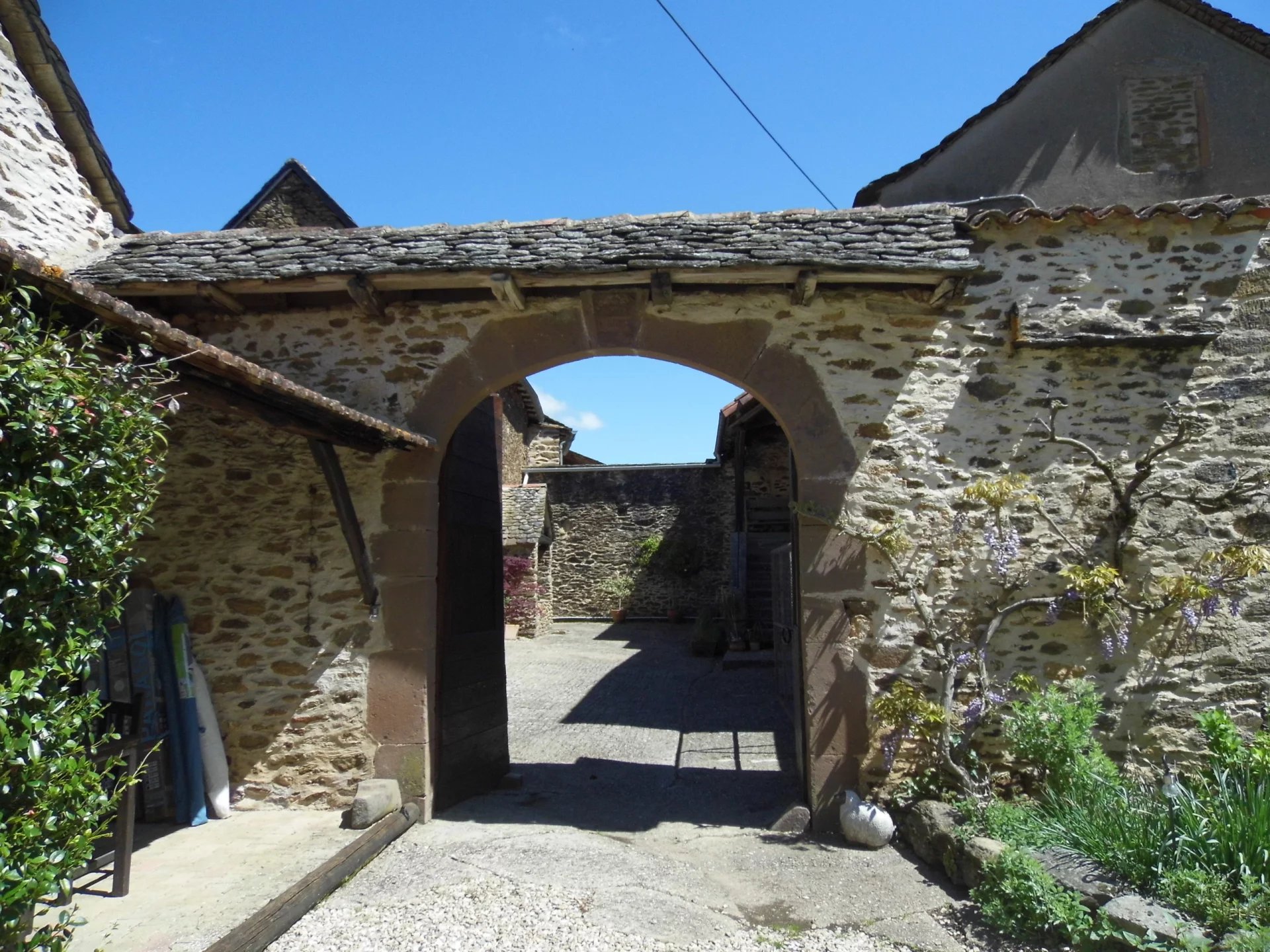 Country house plus 2 gites, pool and views to die for, Midi-Pyrénées – France – BVI84515