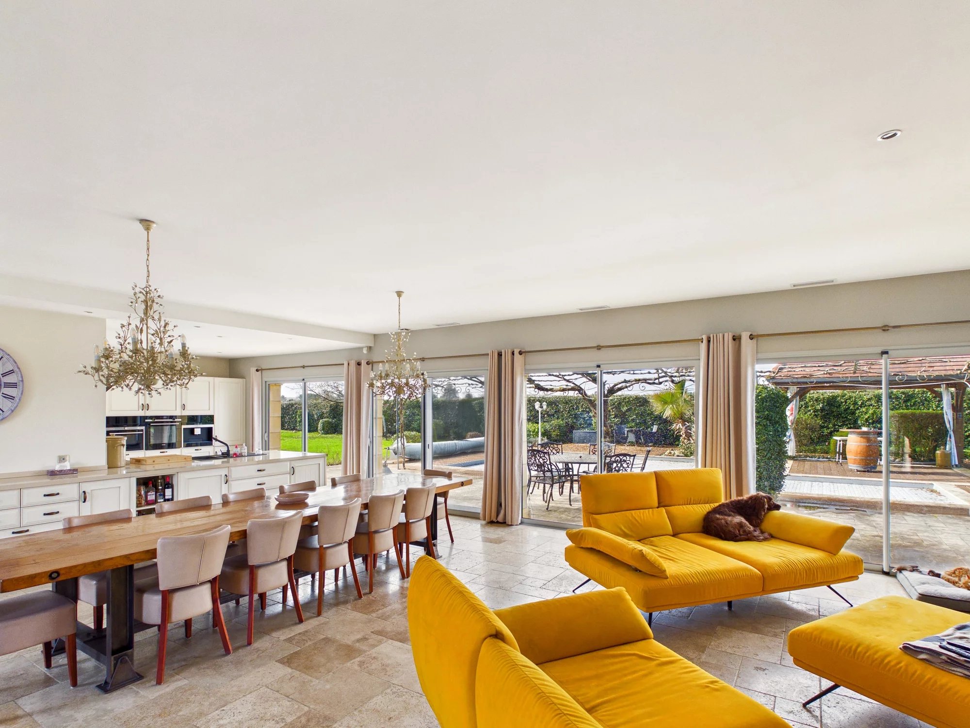 Beautiful house on the banks of the Dordogne River, Aquitaine – France – BVI84018