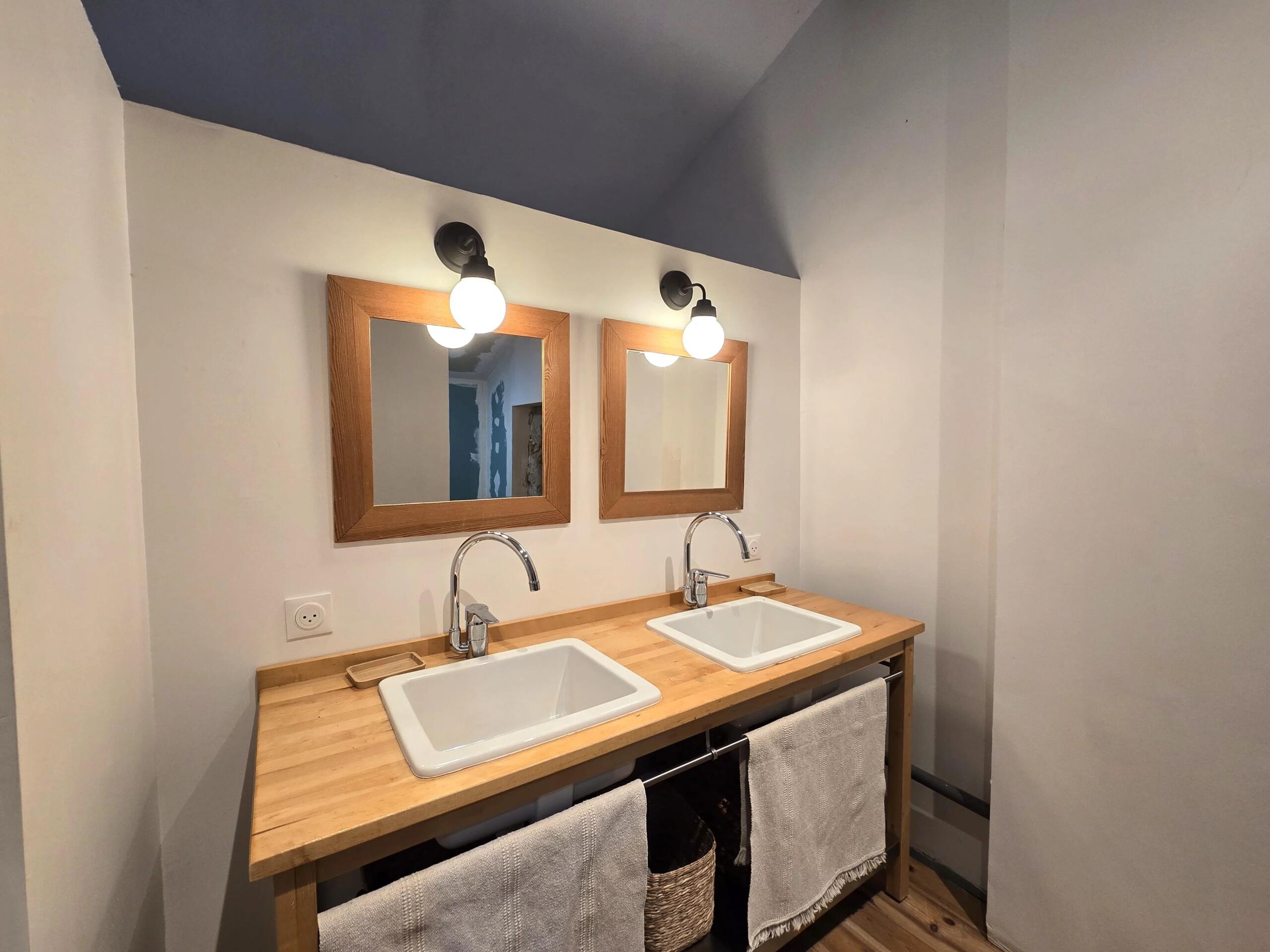 Renovated stone farmhouse with views over a pretty ruined chapel, Aquitaine – France – BVI84340