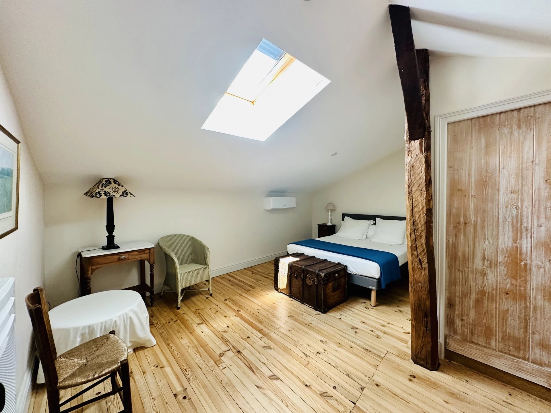 Superb stone house with annexe in a peaceful hamlet with lovely views, Aquitaine – France – BVI78565