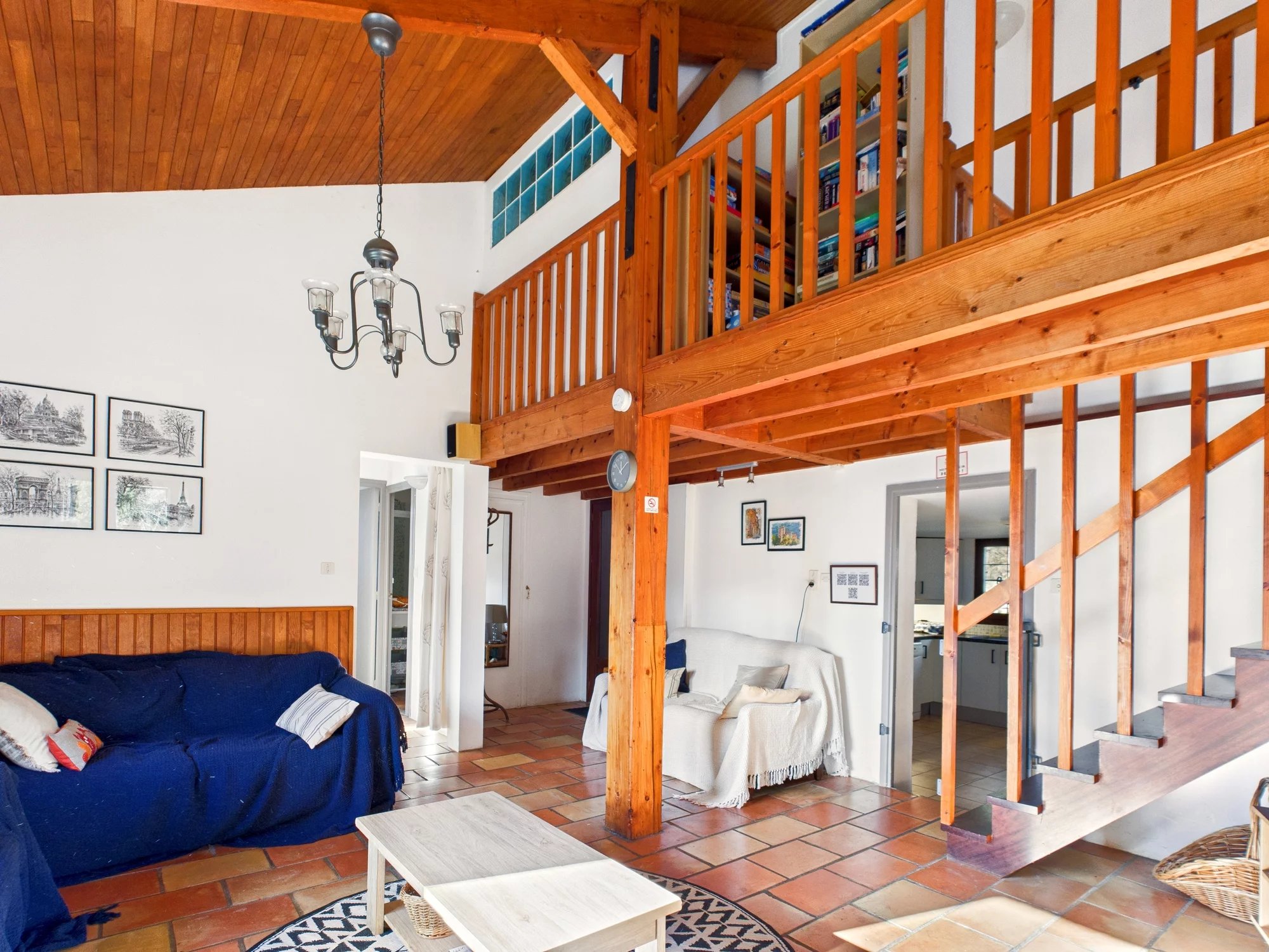 Secteur: Saint-Cirq-Lapopie: 4 bedroomed property with swimming pool, jacuzzi, 2 hectares of land in a quiet spot, Midi-Pyrénées – France – BVI76837