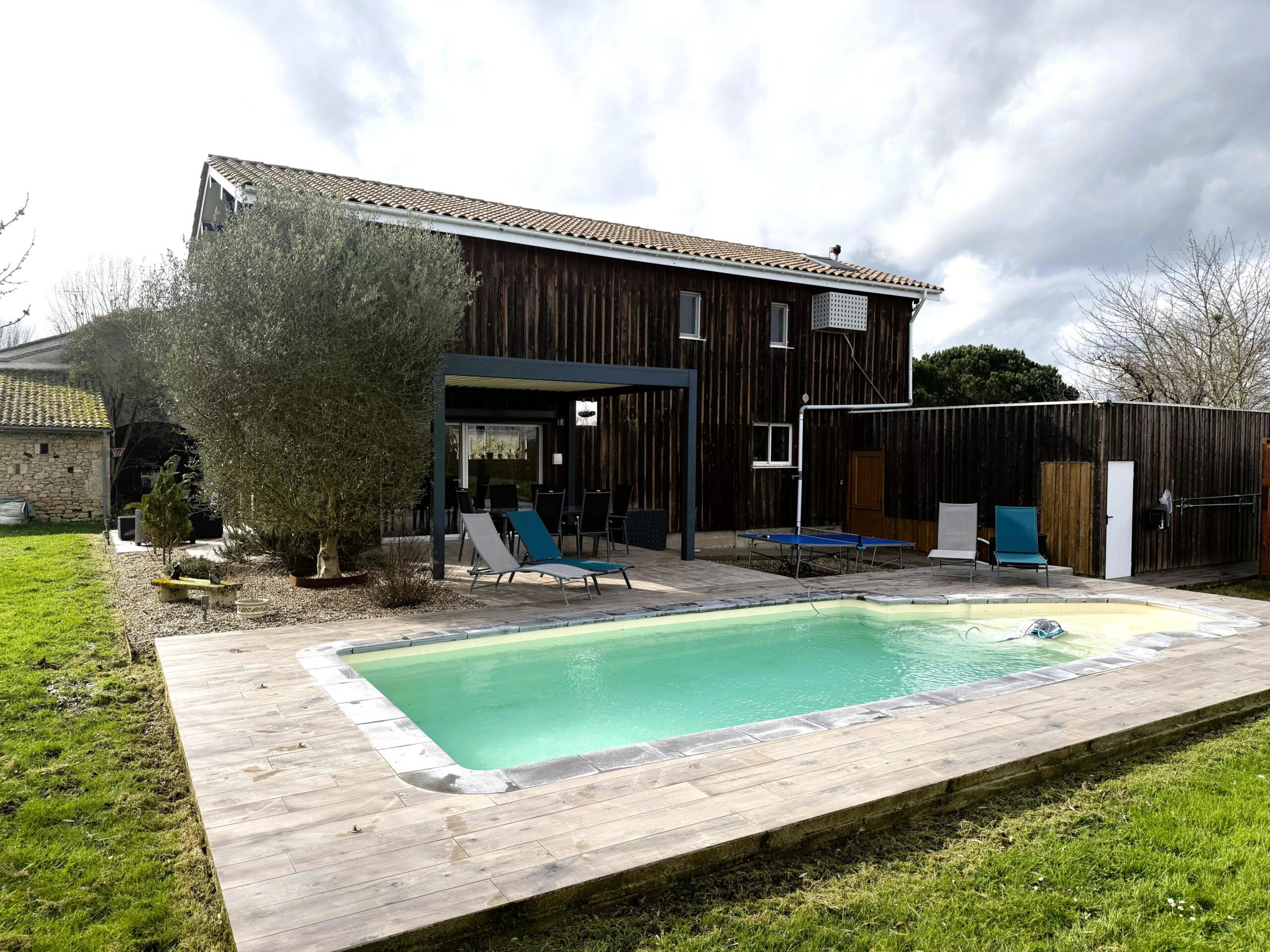 Contemporary house with heated swimming pool – Close to Monségur, Aquitaine – France – BVI83916