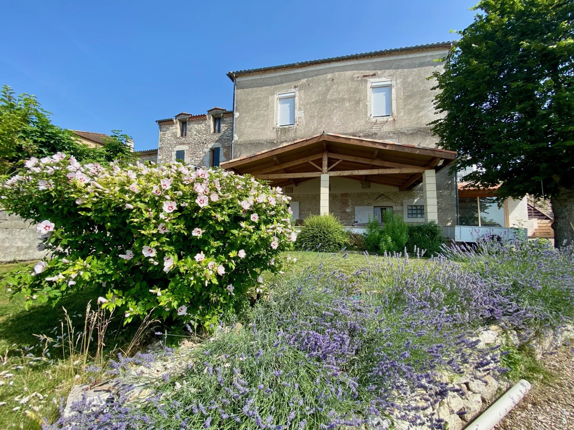 Rare find: Stunning village house with garden and incredible views, Aquitaine – France – BVI78286
