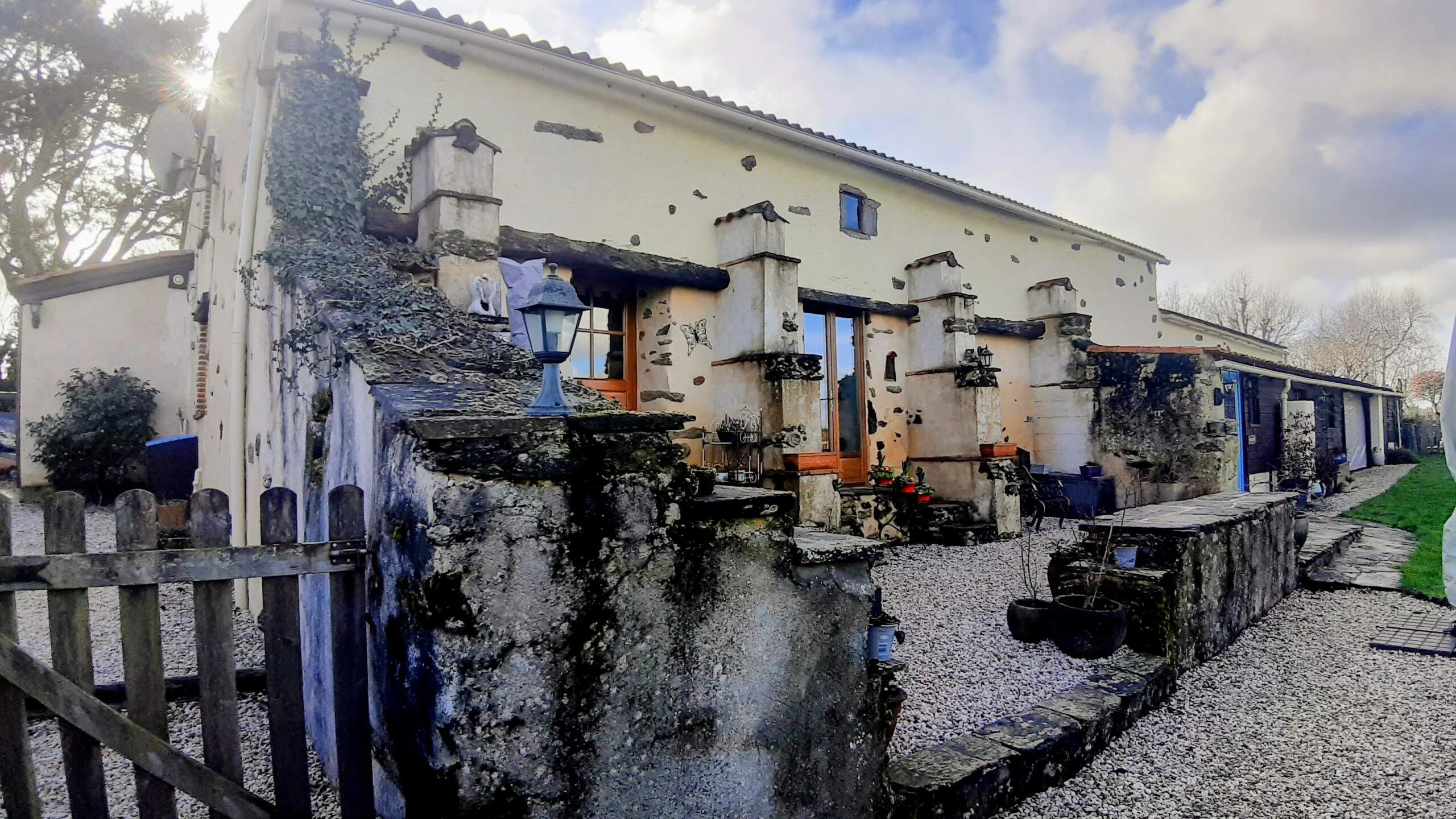 An Exceptional Country Estate in the Heart of Vendée, Pays de la Loire – France – BVI84416