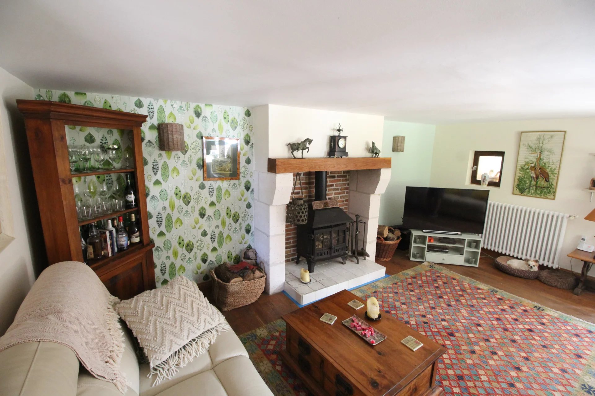 Three bedroom detached house with barn, heated pool and garden with views., Poitou-Charentes – France – BVI76852