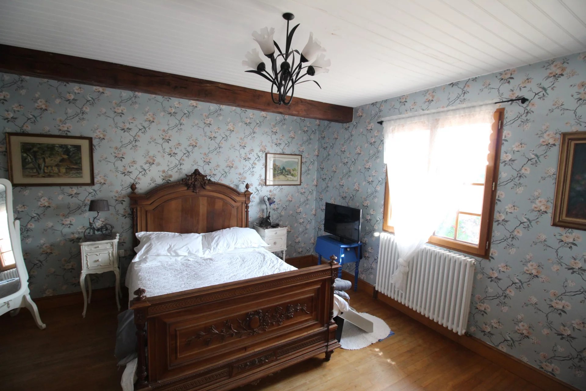 Three bedroom detached house with barn, heated pool and garden with views., Poitou-Charentes – France – BVI76852